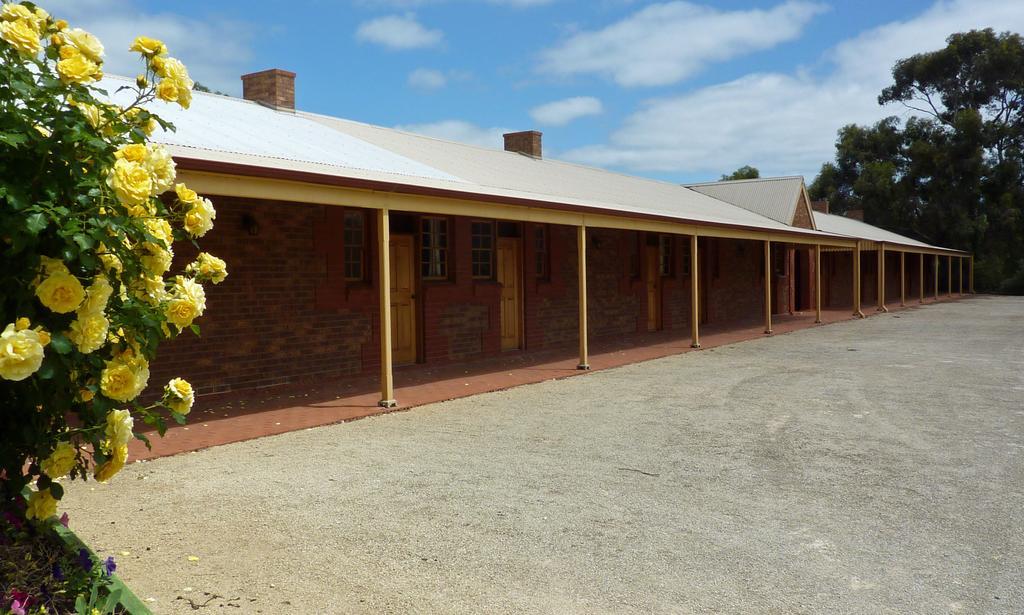 Coonawarra Place Motor Inn Exteriör bild