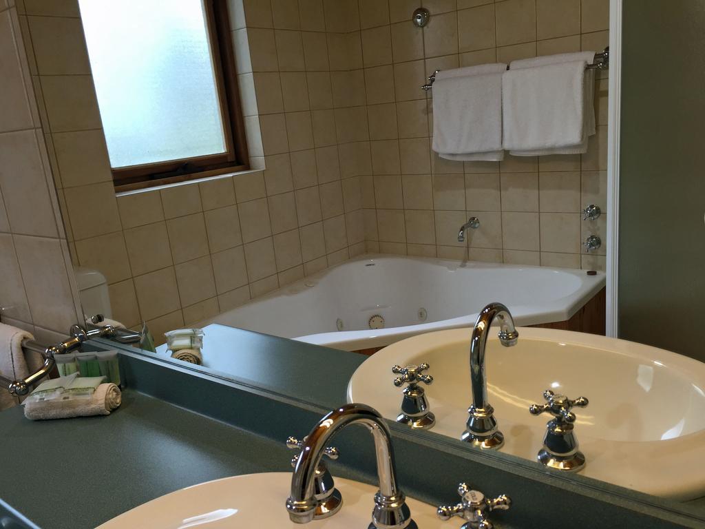 Coonawarra Place Motor Inn Exteriör bild