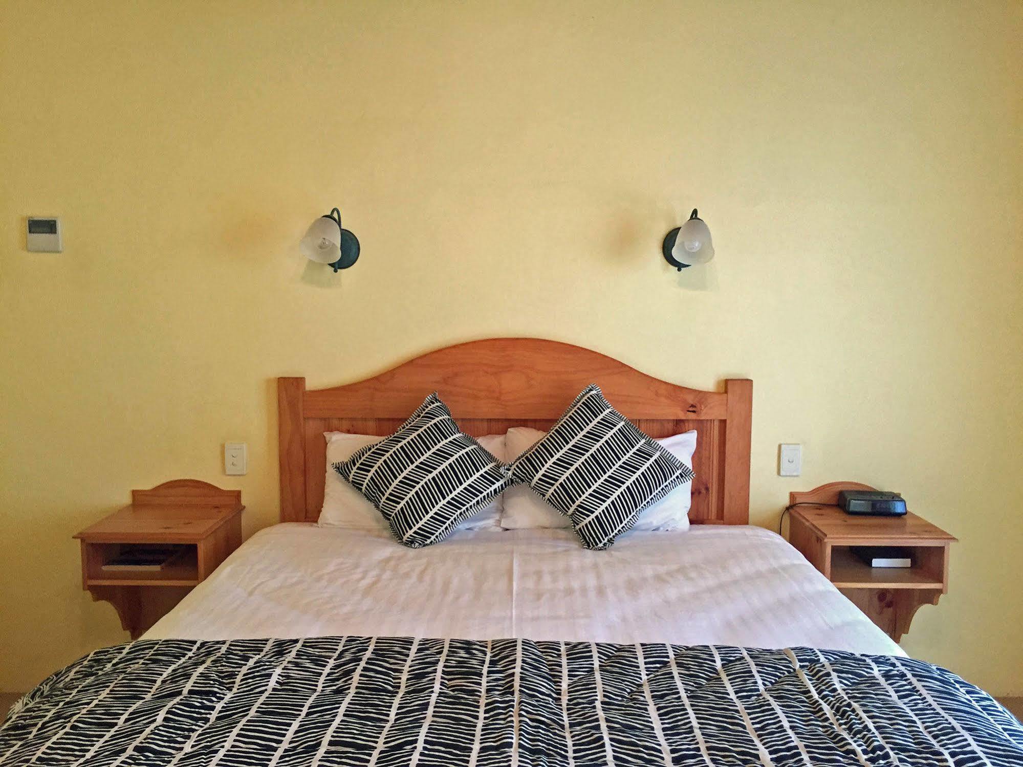 Coonawarra Place Motor Inn Exteriör bild